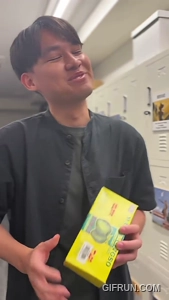 インドネシアのお土産社長に食べさせてみた！ #shorts